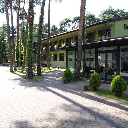 Hotel Graf Łask Extérieur photo